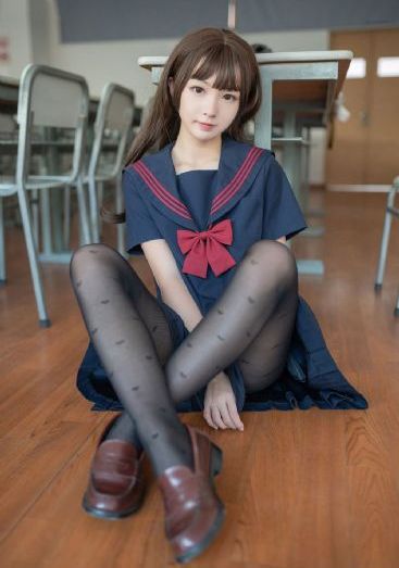 机械女警